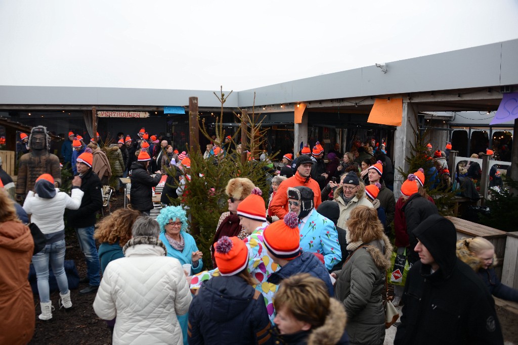 ../Images/Nieuwjaarsduik Nederzandt 2015 002.jpg